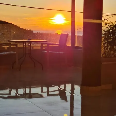 Loridis View Prínosz